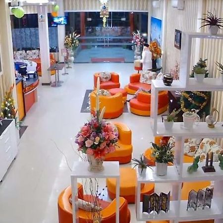 Fortune Front One Hotel Kendari Exterior foto